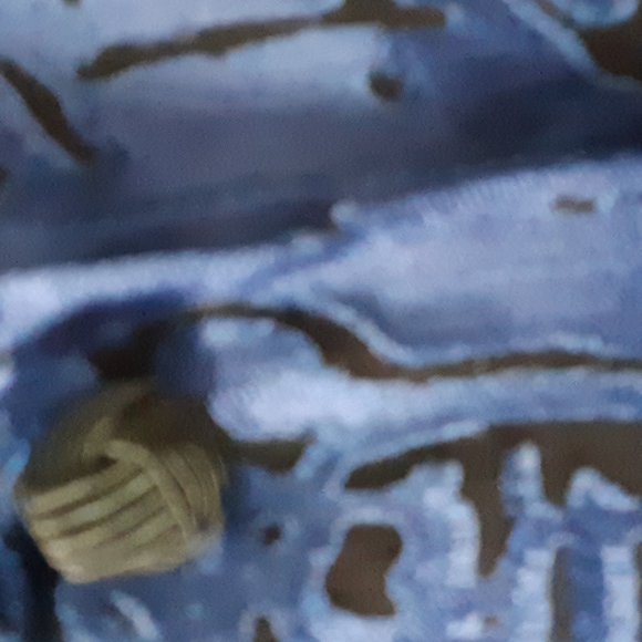 Chicos rayon and silk blouse long sleeved sz 4 pit 20 inches - Picture 4 of 5